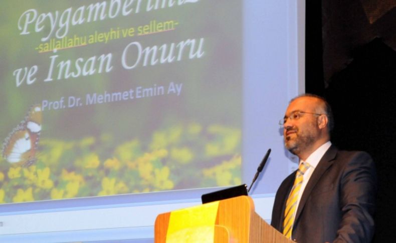 Bursa Müftüsü Ay: Dünya Muhammedi şefkate muhtaç