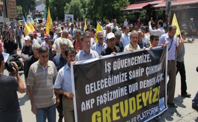 Bursa'da KESK üyeleri Taksim Gezi Parkı için yürüdü