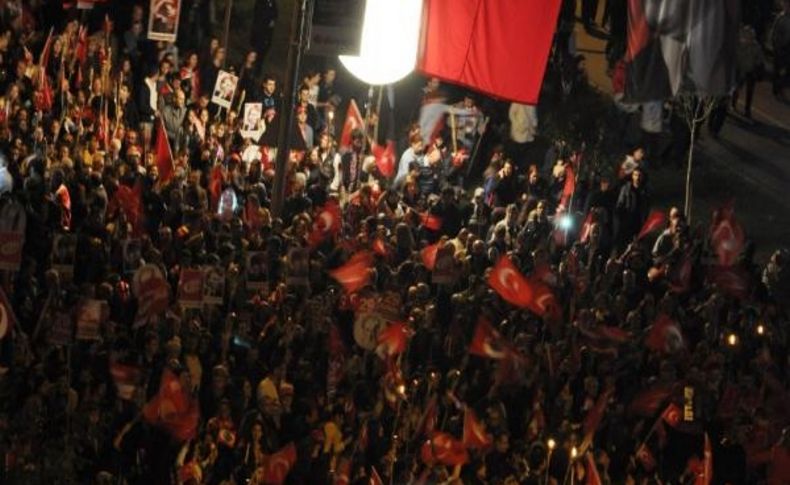 Bursalilar Cumhuriyet Için Yürüdü