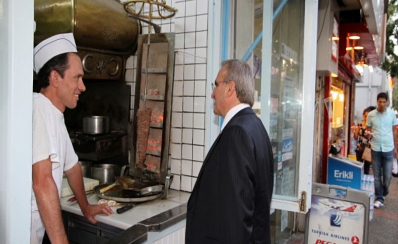 Bursa’nın yeni Valisi Karaloğlu, vatandaşlarla tanıştı