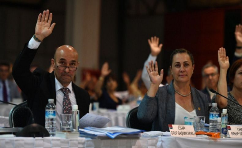 Büyükşehir Meclisi'nden 9 saatlik maraton: 'Hep birlikte İzmir'i hak ettiği yere taşıyacağız'