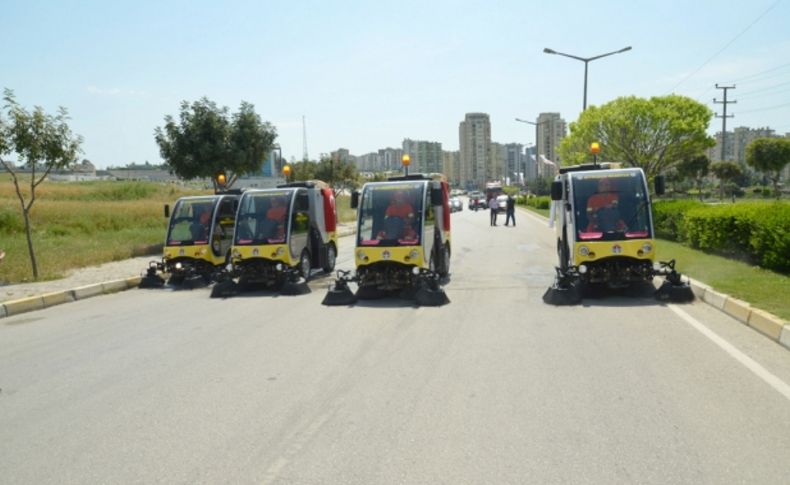 Büyükşehir 4 adet süpürme robotu aldı