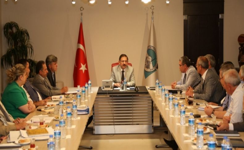 Büyükşehir Belediyesi’nde yapılacak hizmetler masaya yatırıldı