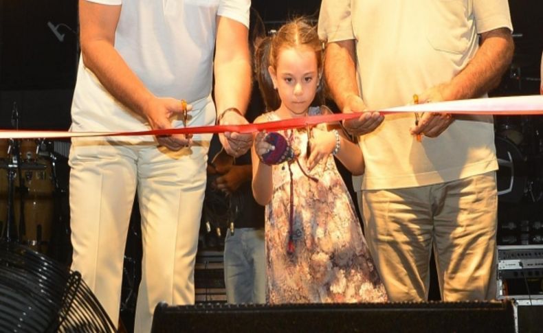 Büyükşehir Belediyesi’nin Menderes’te yaptırdığı meslek lisesi açıldı