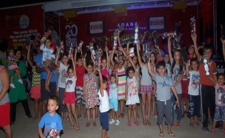 Büyükşehir Sanat TIR’ı Gazipaşa Mahallesi’nde