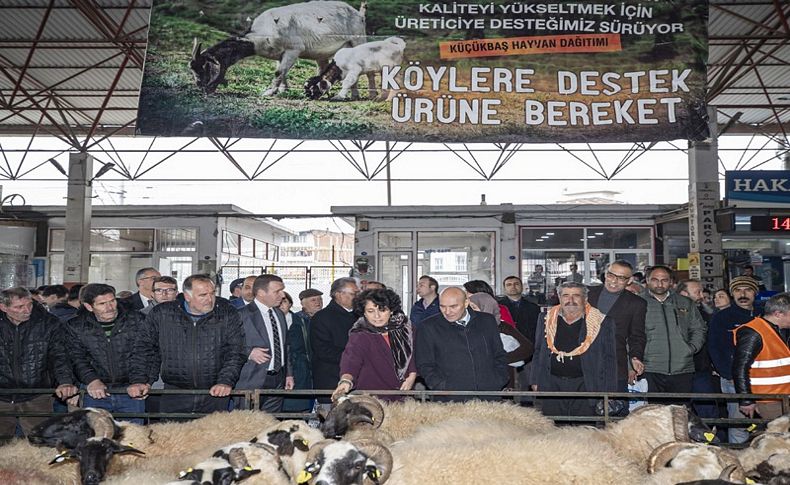 İzmir Büyükşehir Belediyesi’nin kırsala desteği sürüyor