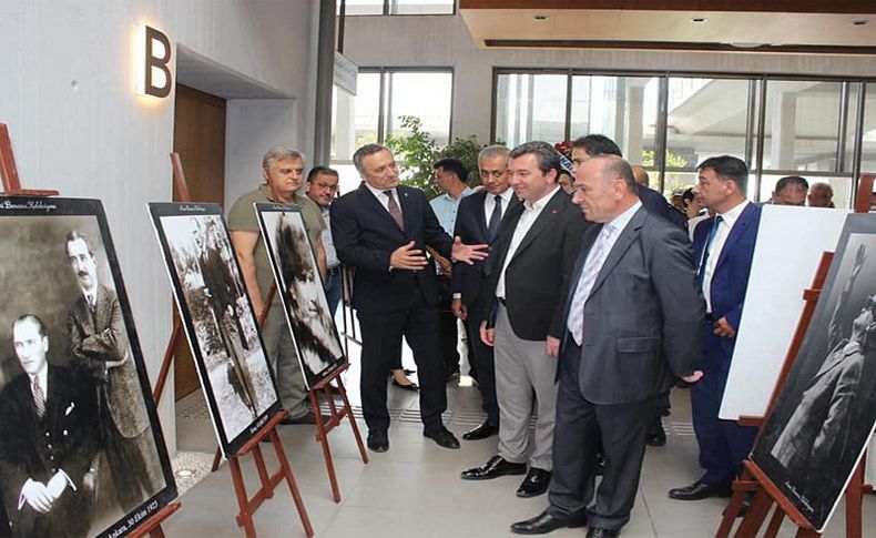 Çağdaş Atatürk Fotoğrafları sergisi Bergama'da açıldı