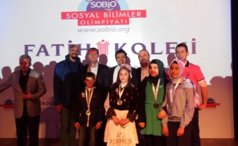 Cahit Nakıboğlu 3 altın madalya ile döndü