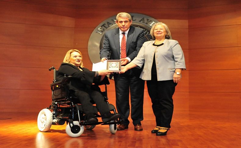 Çalkaya İstanbul'da 'Engelsiz Balçova'yı anlattı