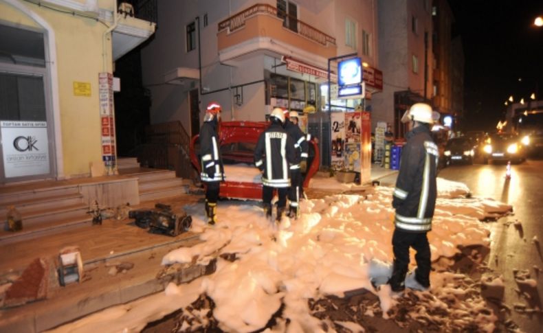 Çanakkale'de ambulans otomobile çarptı: 4 yaralı