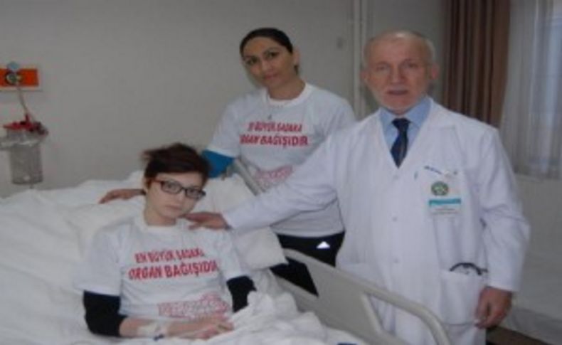 İnce bağırsak nakliyle ikinci kez yaşama bağlandı