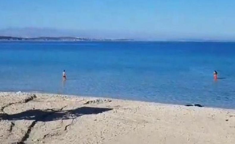 Çeşme'de 2018'in ilk gününde denize girdiler