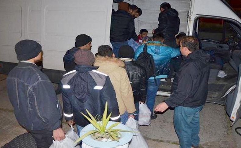 Çeşme'de 21 kaçak yakalandı