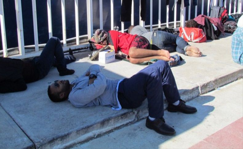 Çeşme'de 99 sığınmacı yakalandı