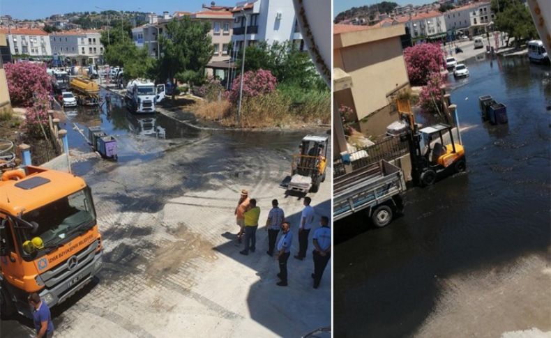 Çeşme'de arıtma tesisinde boru patladı, yol atık suyla doldu