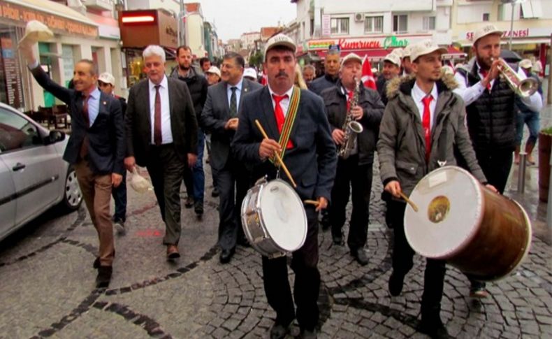 Çeşme'de Demokrasi Evi açıldı