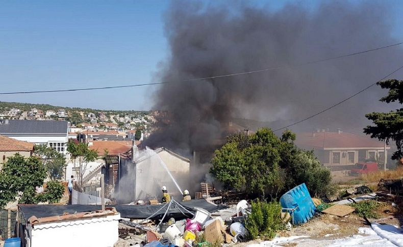 Çeşme'de korkutan yangın