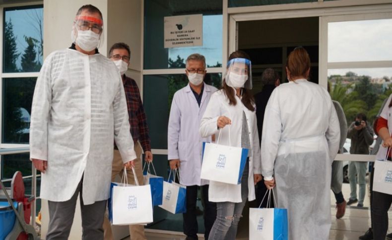 Çeşme'de sağlık çalışanları unutulmadı