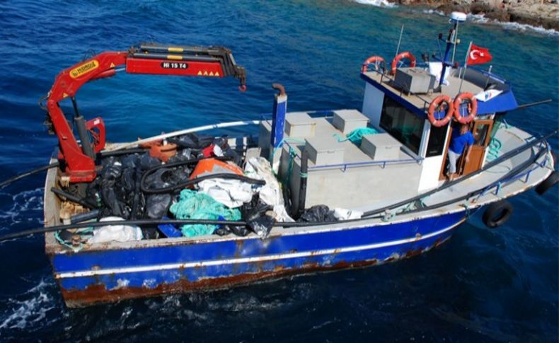 Çeşme koyları yaza hazır