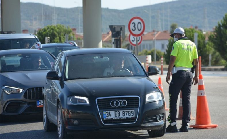 Çeşme tatilcilerin akınına uğradı