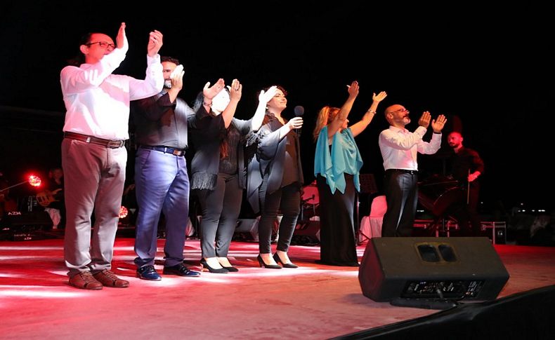 Çeşmealtı'nda coşkulu konser
