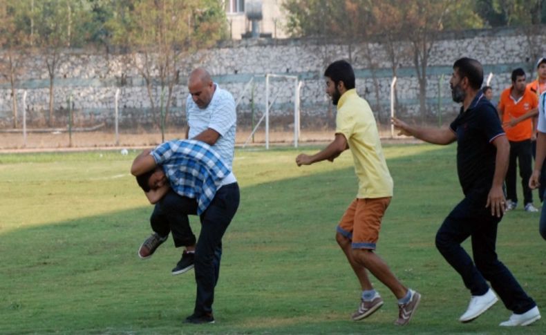 Ceyhan'da olaylı maç yarıda kaldı