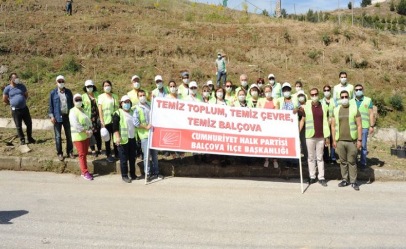 CHP Balçova'dan çevre temizliği!