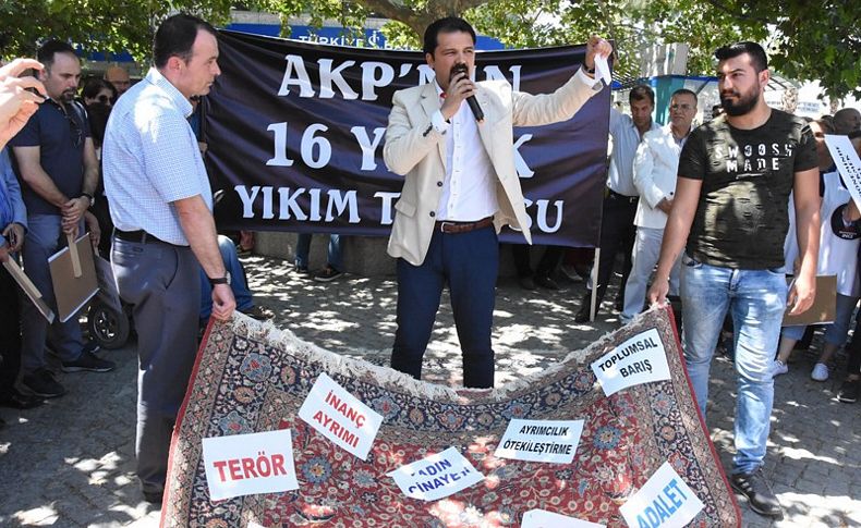 CHP'den halılı protesto