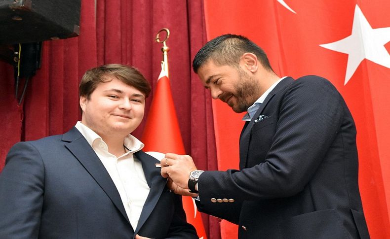 CHP Foça Gençlik Kolları başkanını seçti