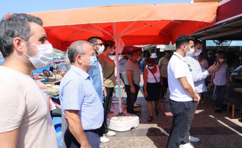 CHP Foça örgütünden sağlık çalışanlarının sorunlarına dikkat eylemi