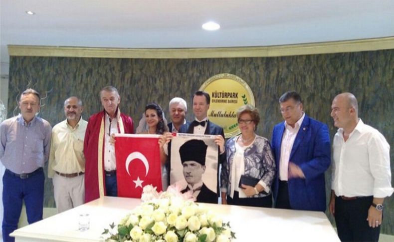 CHP İzmir bu nikahta buluştu