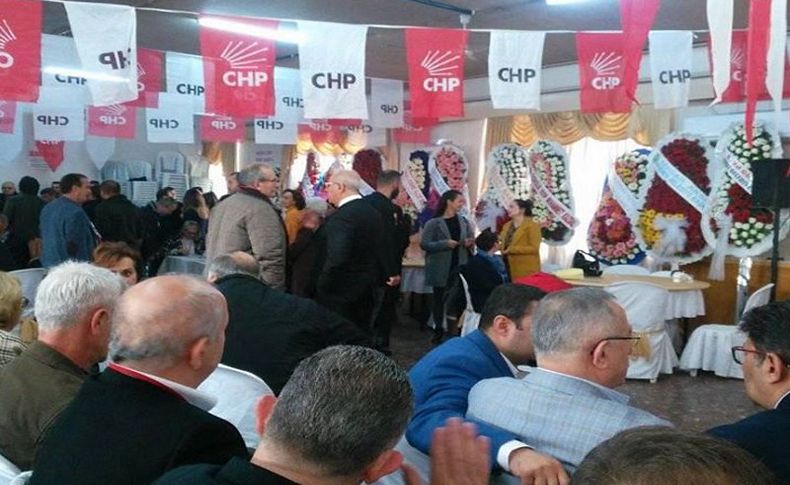 CHP İzmir'de kongre heyecanı... Üç ilçe başkanını seçti
