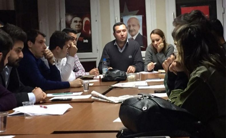 CHP'li gençlerden anlamlı hediye