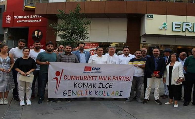 CHP'li gençlerden basın bayramı sergisi