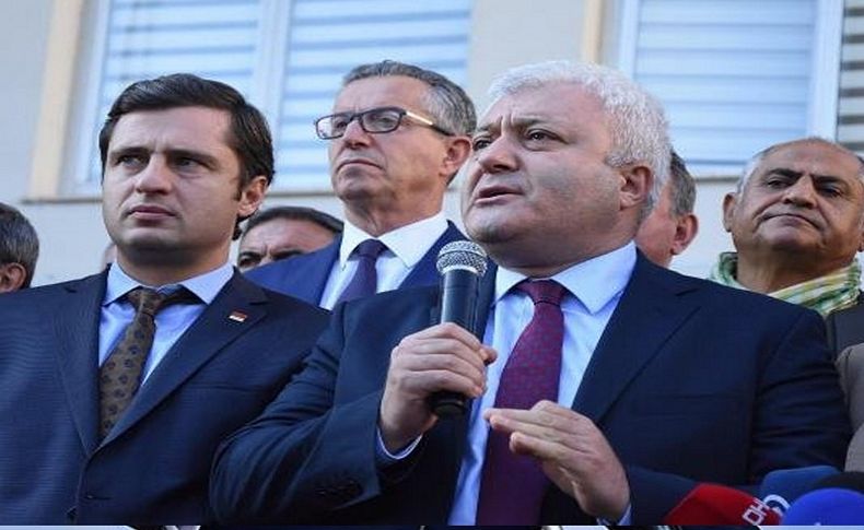 CHP'liler Urla Belediye Başkanı İbrahim Burak Oğuz'a destek için toplandı
