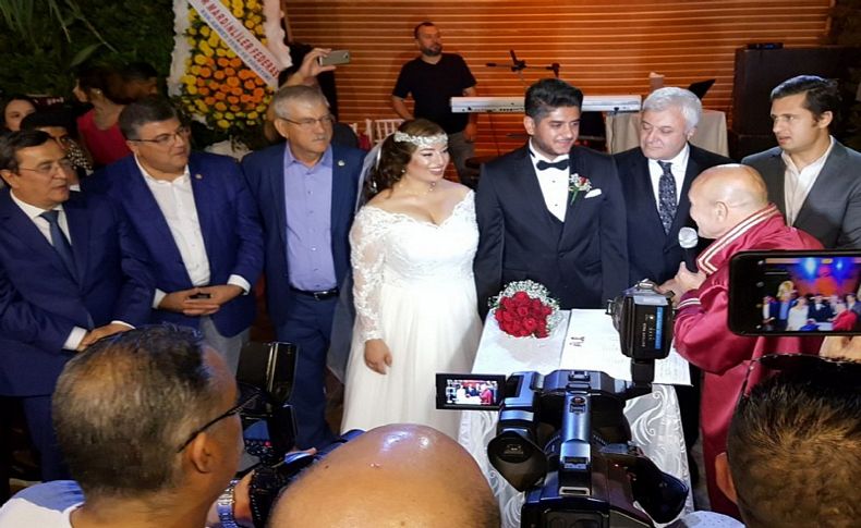 CHP'lileri buluşturan düğün