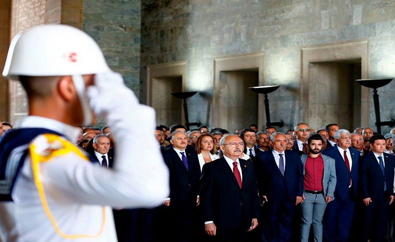 CHP'nin kuruluş yıl dönümü... Anıtkabir'e ziyaret