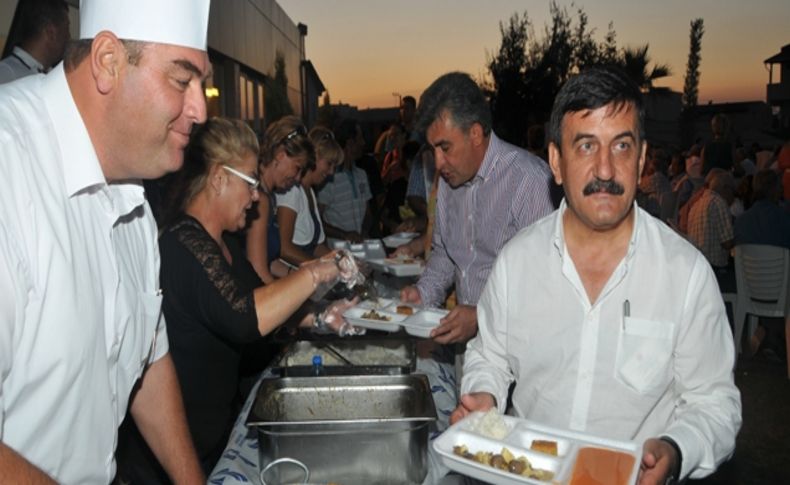 CHP Güzelbahçe’den iftar dayanışması