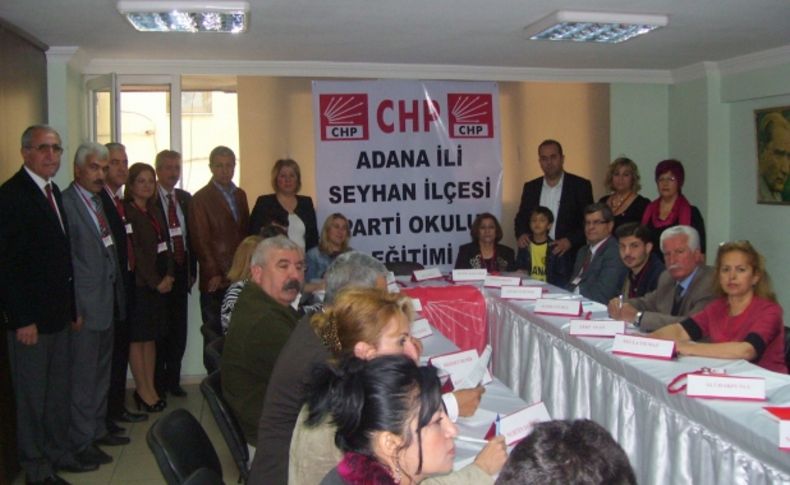 CHP 'Parti Okulu' ile üyelerini eğitiyor