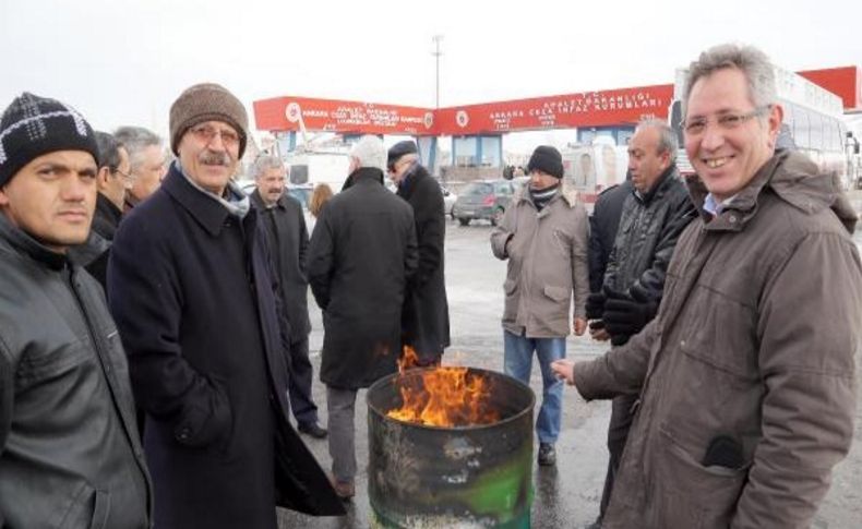 Chp'liler Cezaevi Önünde Balbay'i Bekliyor