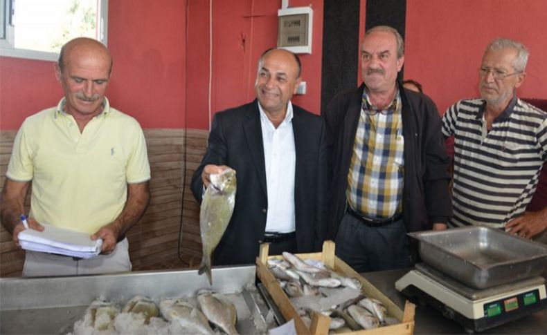 Çiğli balık mezatına kavuştu