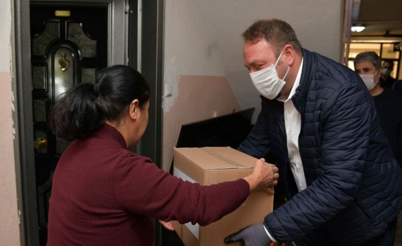 Çiğli Belediyesi’nden ailelere gıda desteği