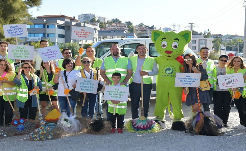 Çiğli’de sokaklar temizlendi