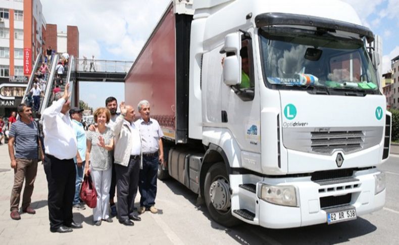 Çiğli'den kardeş belediyeye hibe araç