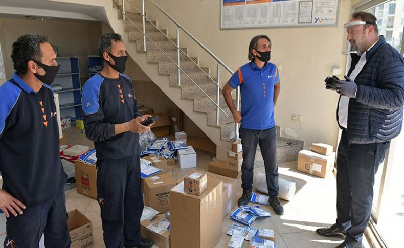 Çiğli imalatı siperlikleri Başkan Gümrükçü dağıttı