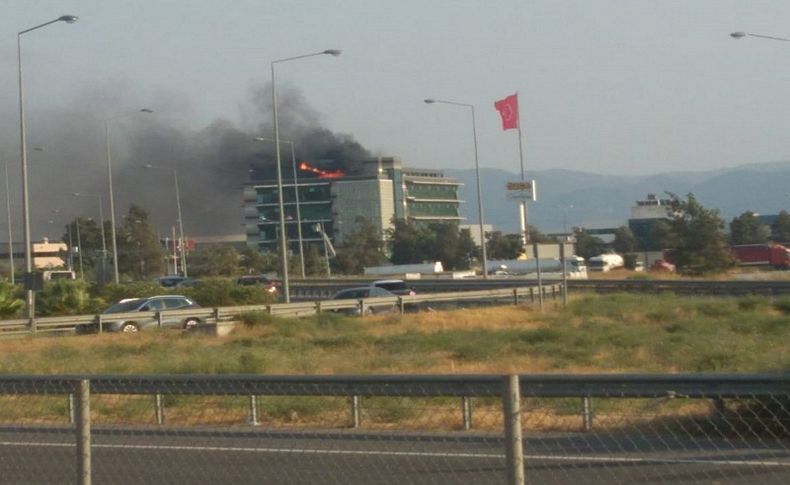 Çiğli Organize Sanayi Bölgesi'nde yangın paniği