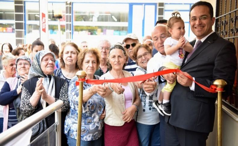 Çınarlar Kulübü Bornova'da açıldı