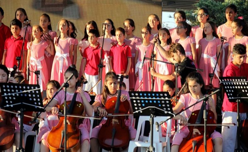 Çocuk Orkestrası'ndan barış mesajları