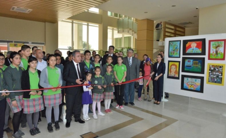 ‘Çocuk Gözüyle Atatürk’ resim sergisi açıldı