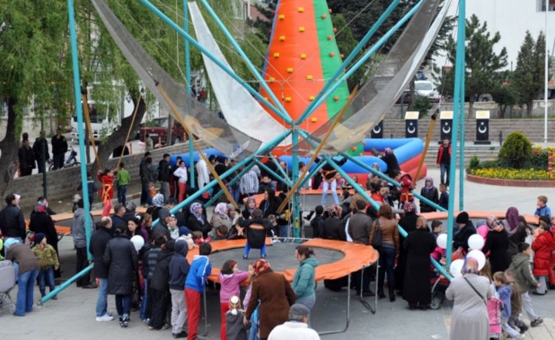 Çocuklar festivalde hem yarıştı hem de eğlendi